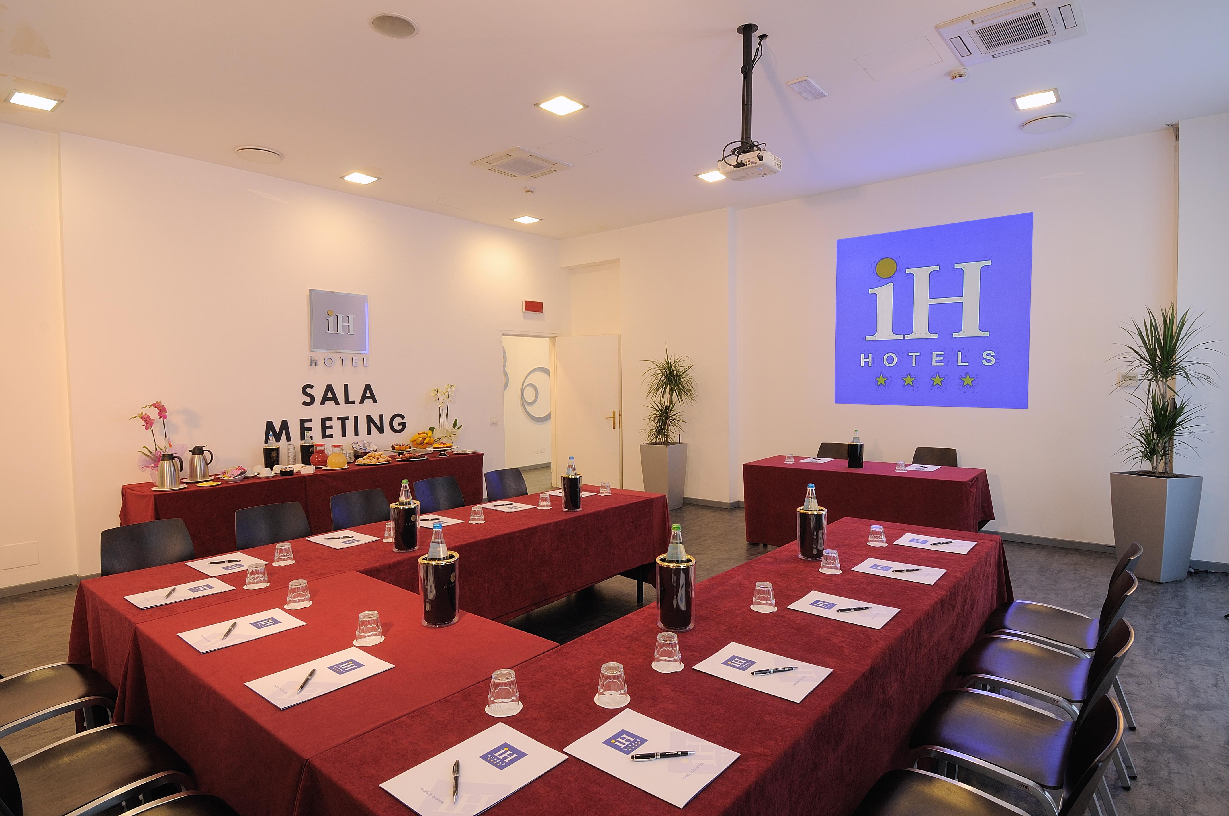 Ih Hotels Milano Lorenteggio Luaran gambar