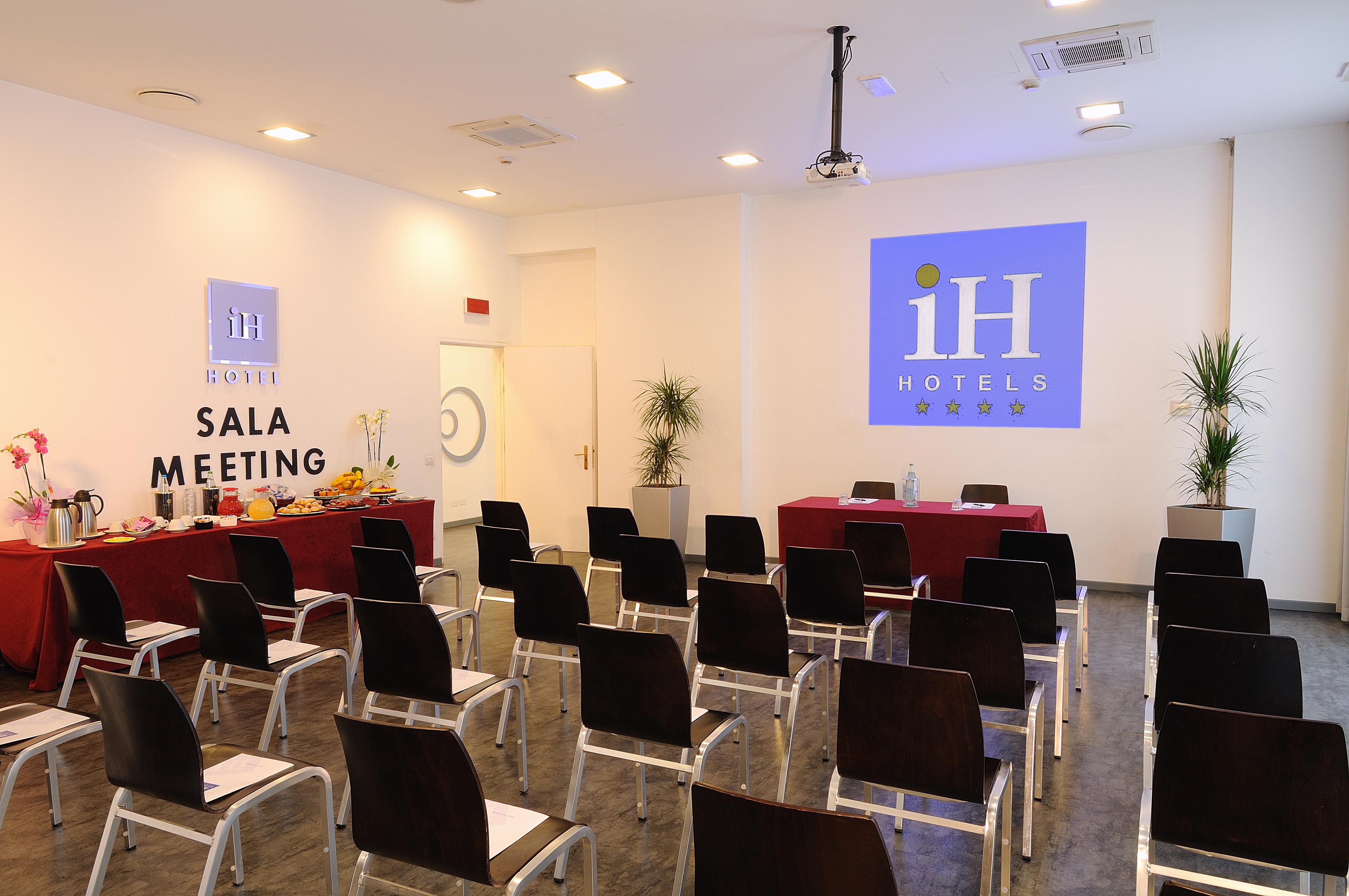 Ih Hotels Milano Lorenteggio Luaran gambar