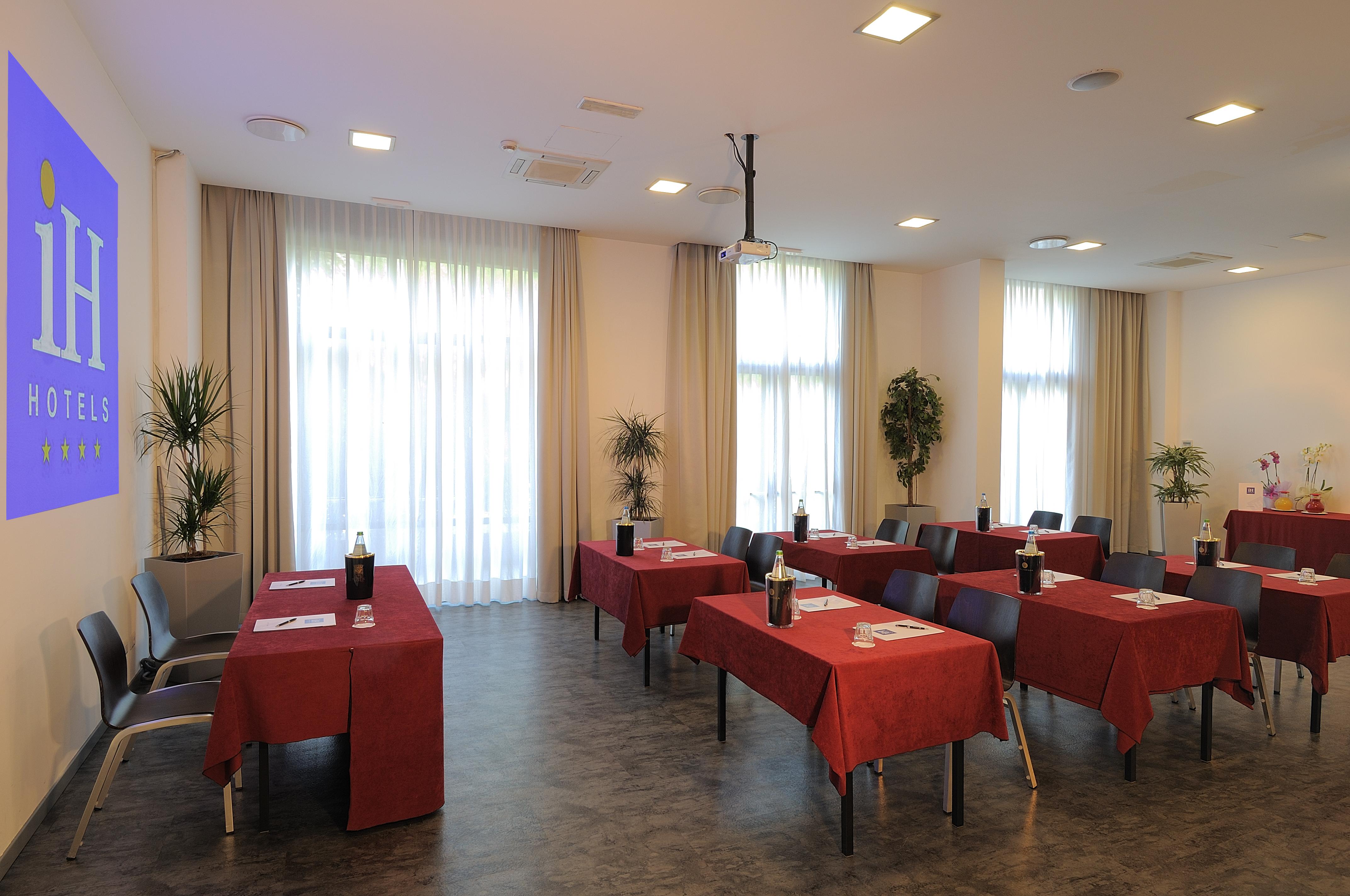 Ih Hotels Milano Lorenteggio Luaran gambar